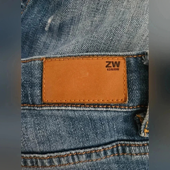 Zara distressed medium rise relaxed fit jeans size 4‎ - Picture 5 of 8